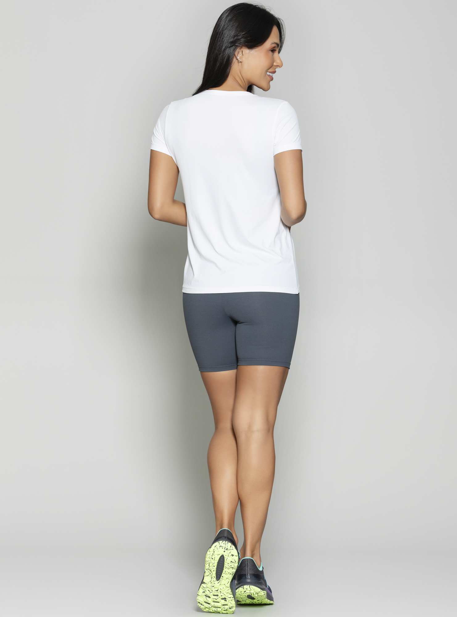 T-Shirt Essencial Branco / Preto