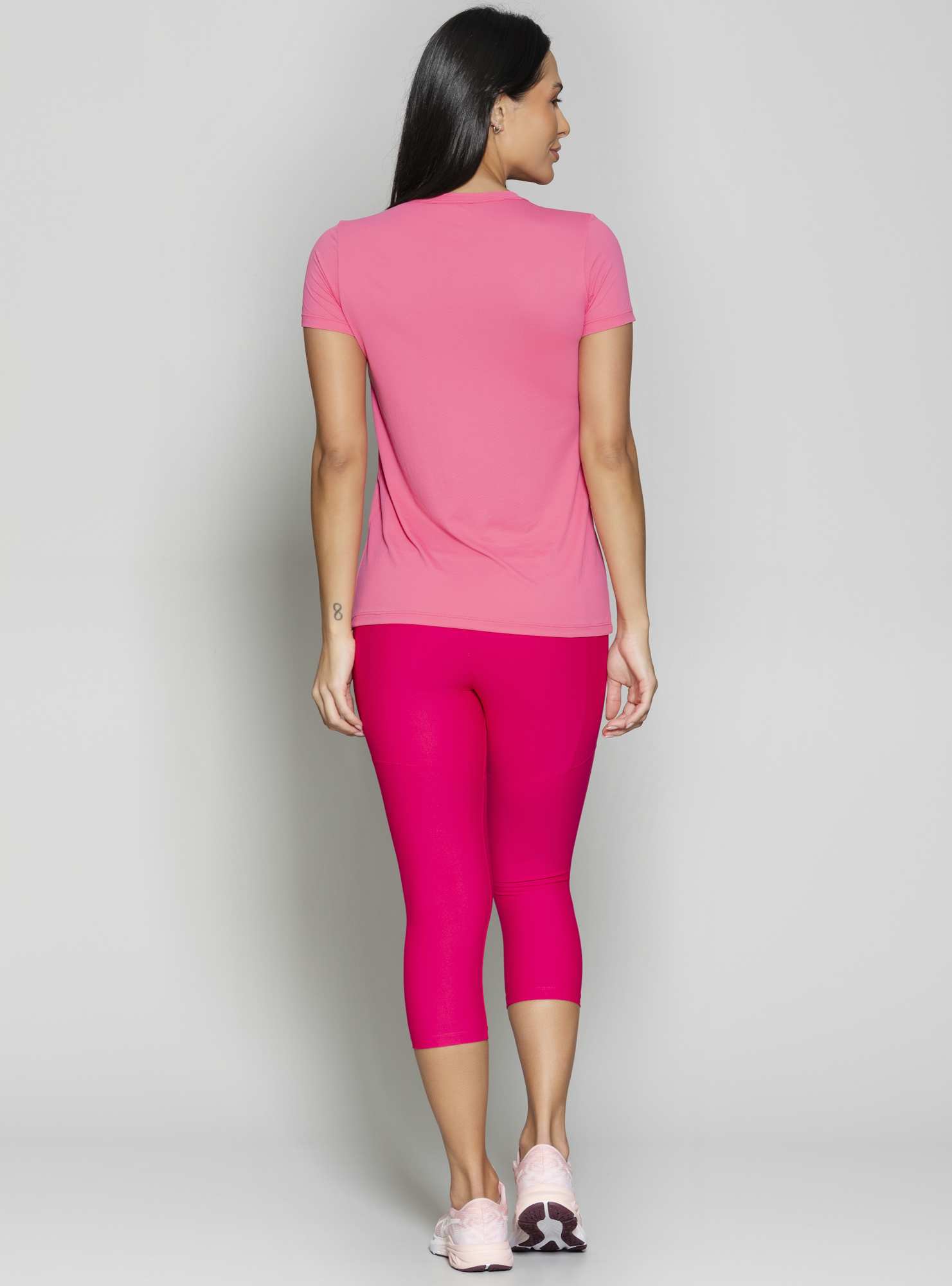 T-Shirt Essencial Rosa 06 / Preto