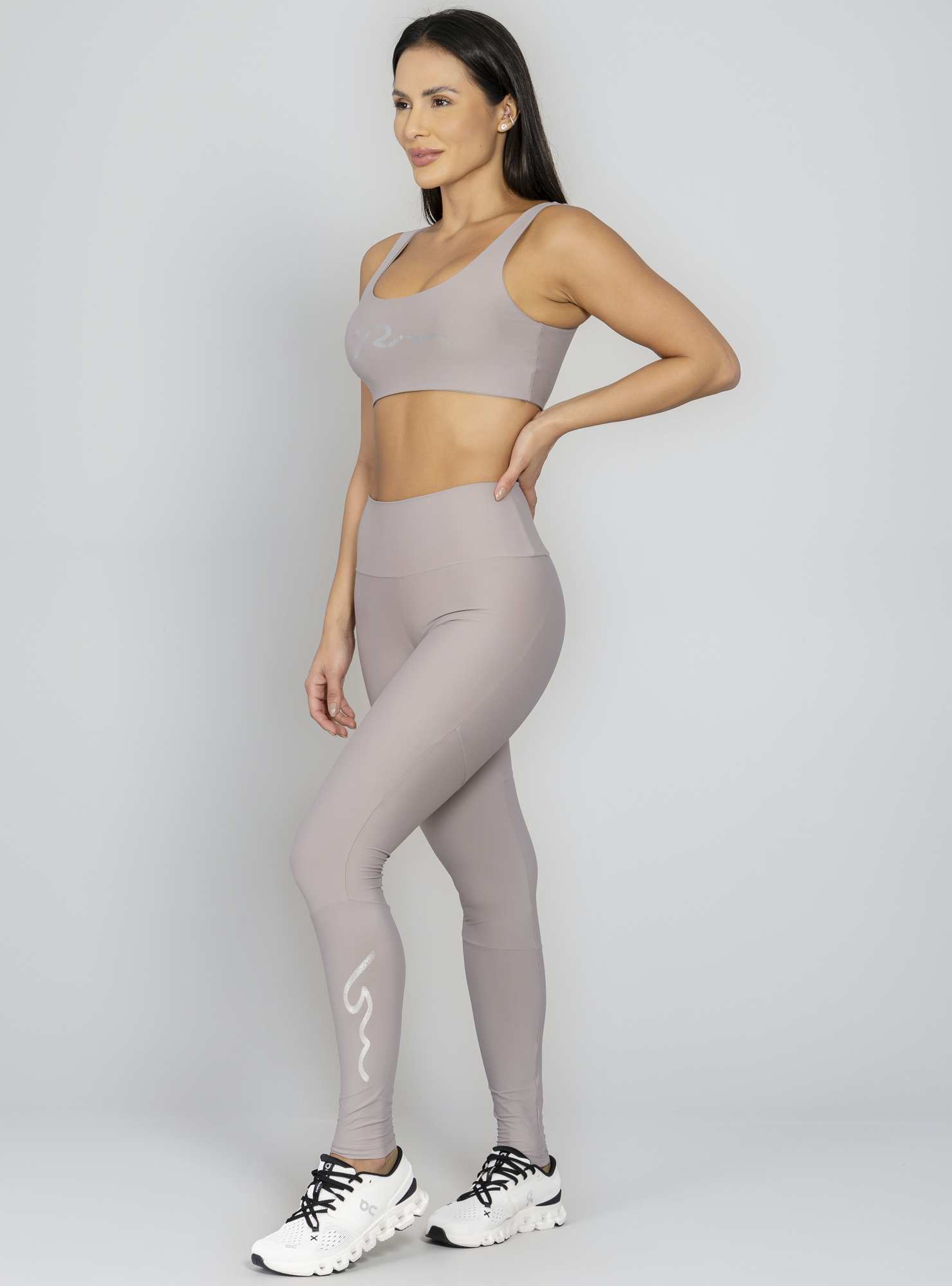 Top Minimal Essencial Cinza 28 / Prata