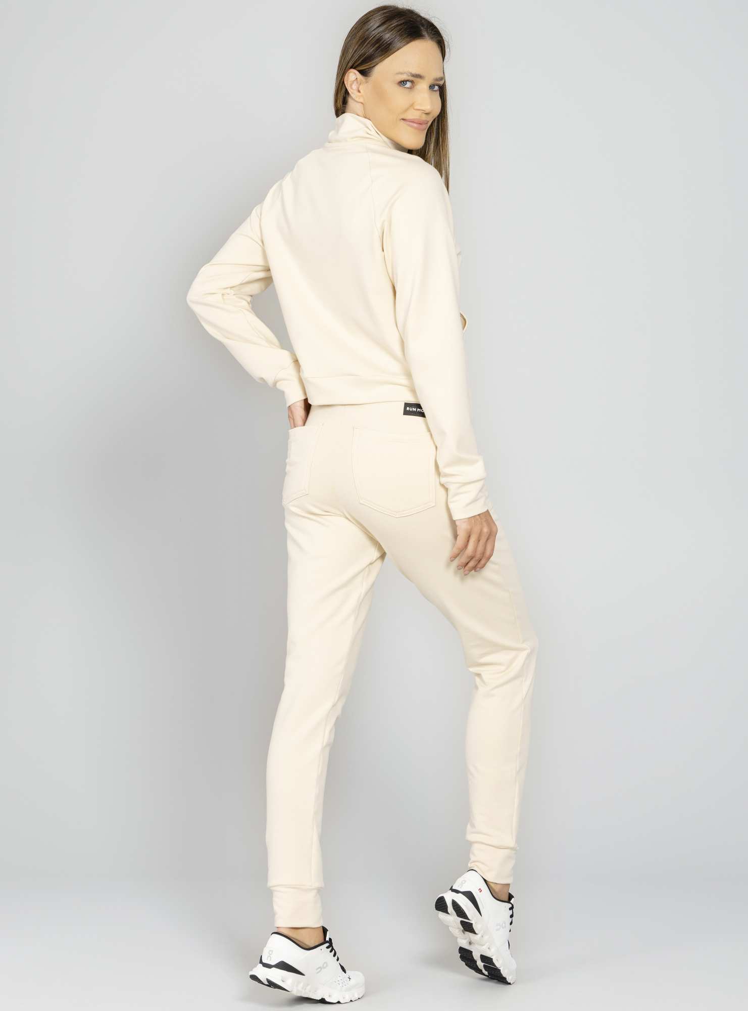 Calça Jogger Moletinho Comfy Bege 01