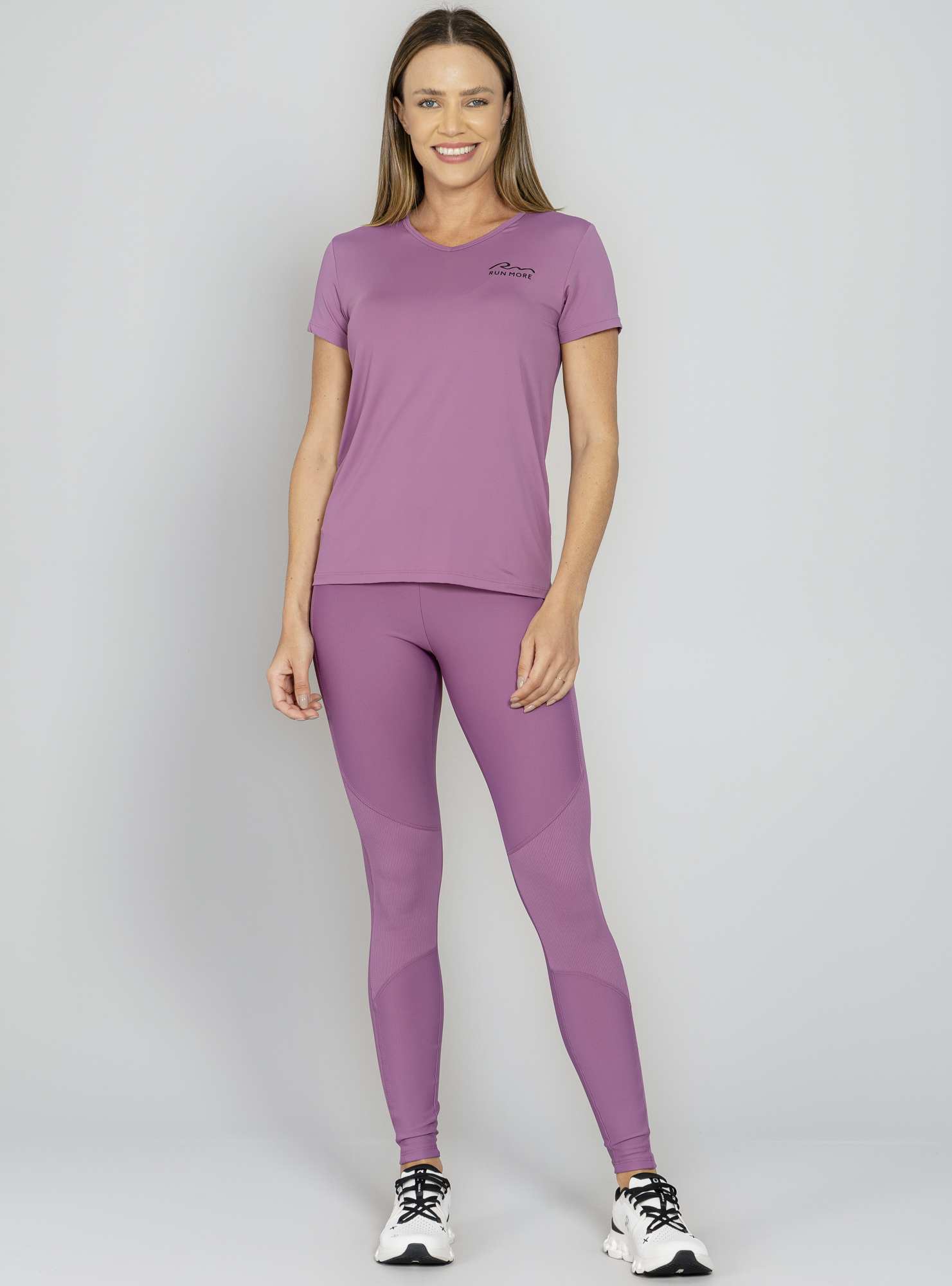 T-Shirt Essencial Roxo 25 / Preto
