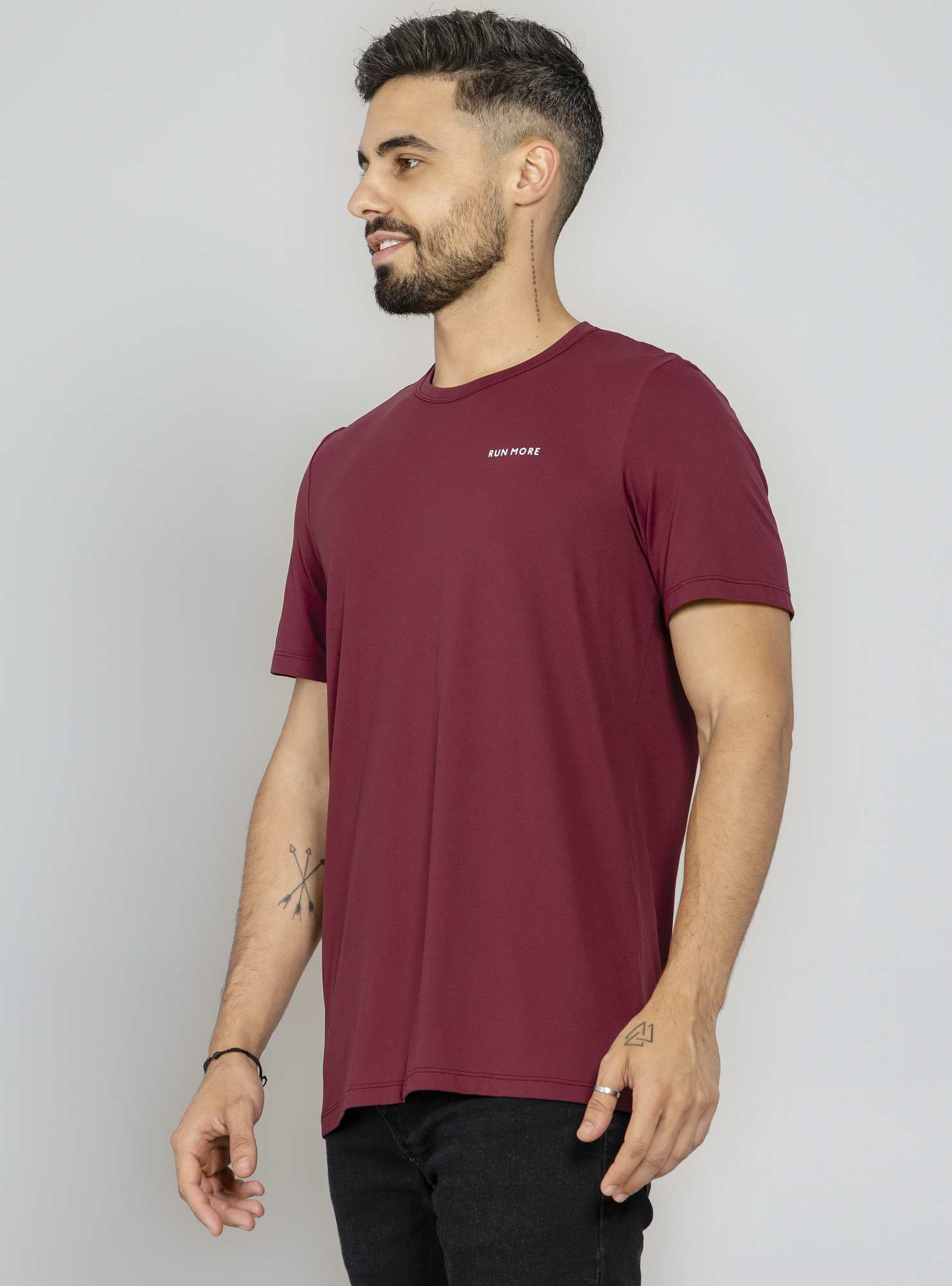 Camiseta Masculina Essencial Bordo 03