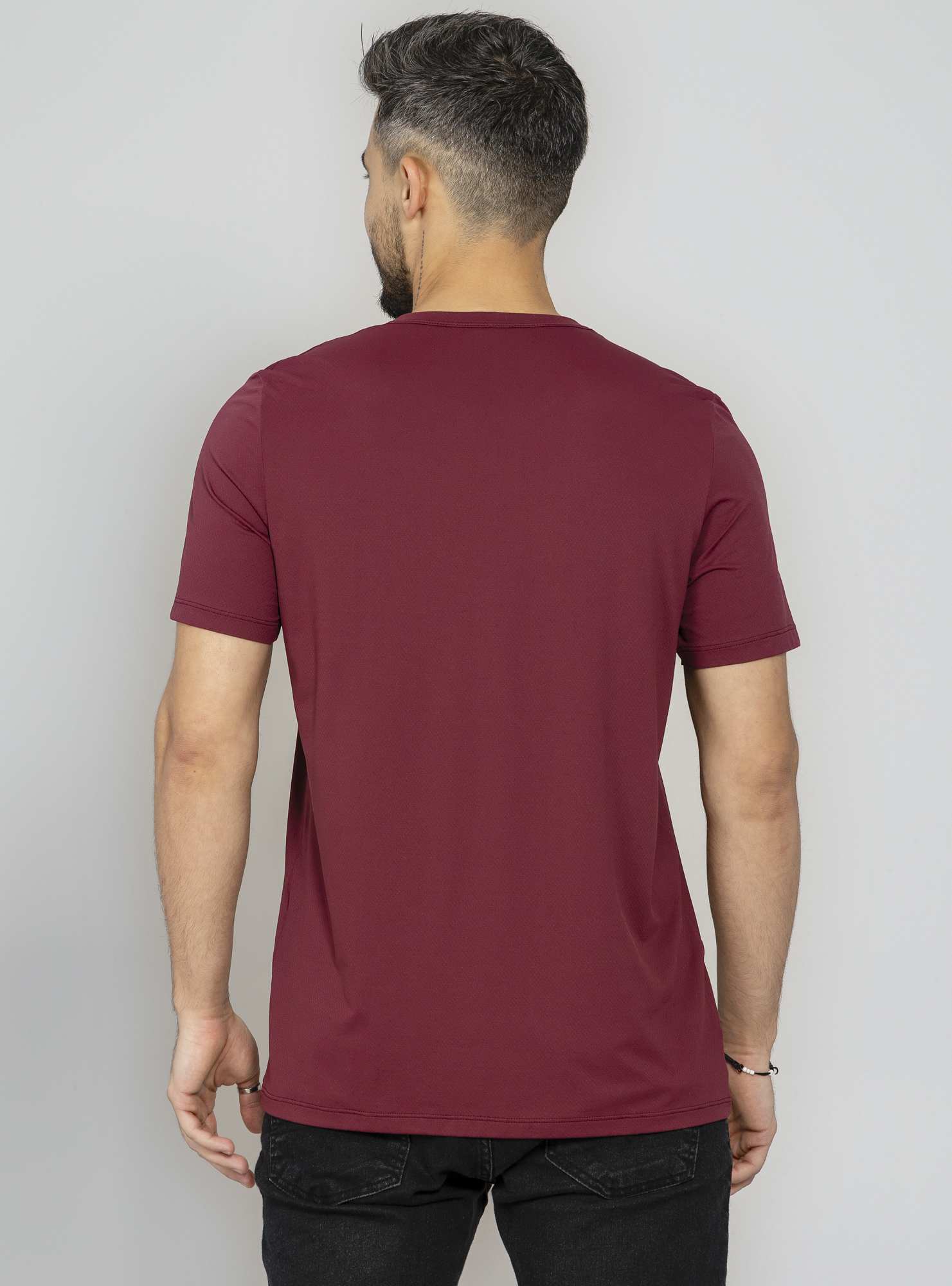 Camiseta Masculina Essencial Bordo 03