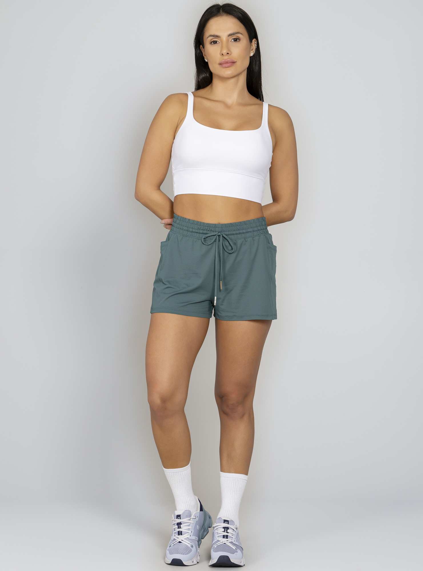 Short Com Bolsos Essencial Verde 02