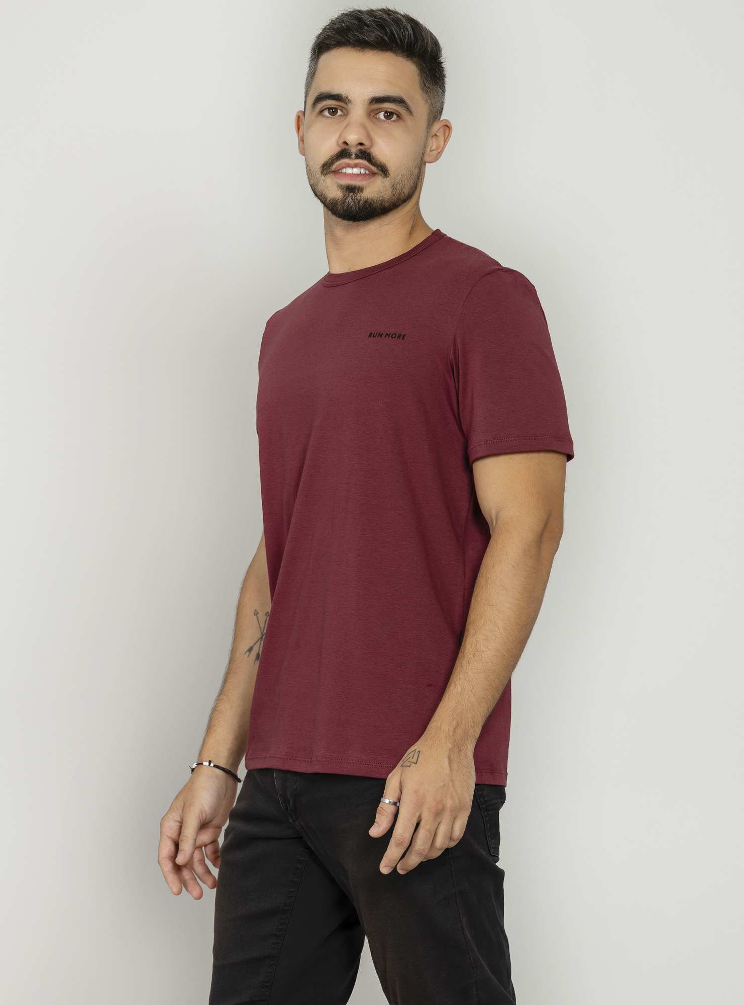 Camiseta Masculina Essencial Bordo 03