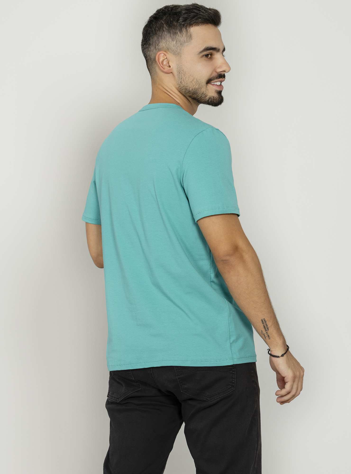 Camiseta Masculina Essencial Verde 10
