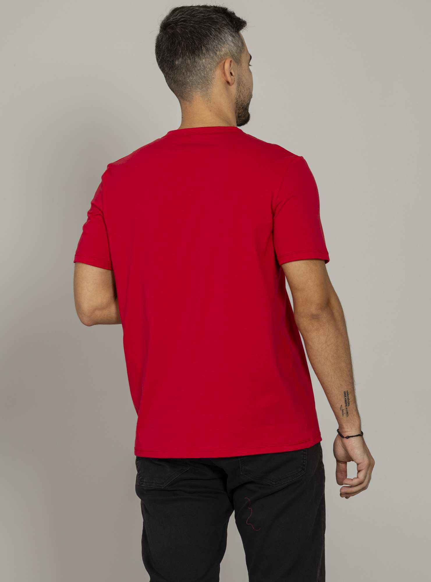 Camiseta Masculina Essencial Vermelho 01