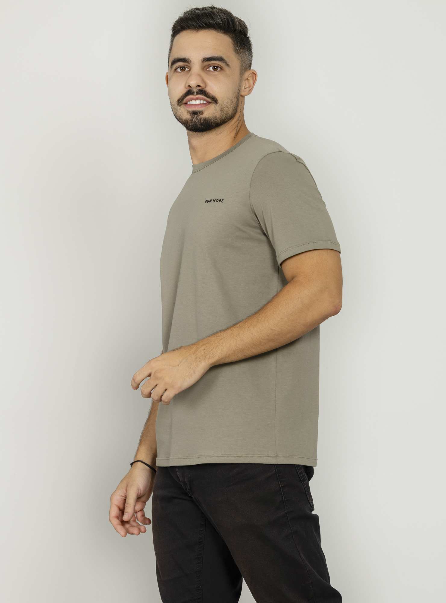 Camiseta Masculina Essencial Verde 24