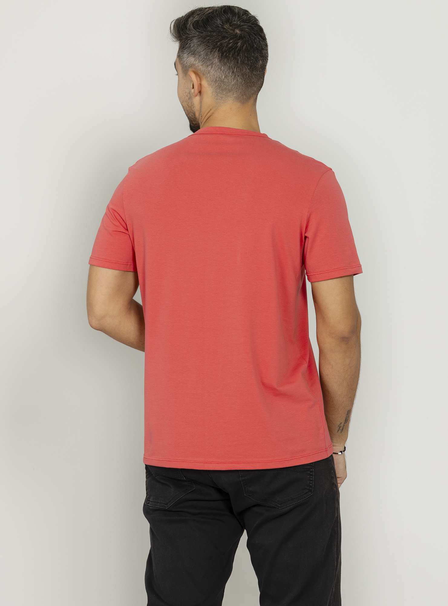 Camiseta Masculina Essencial Ferrugem 04