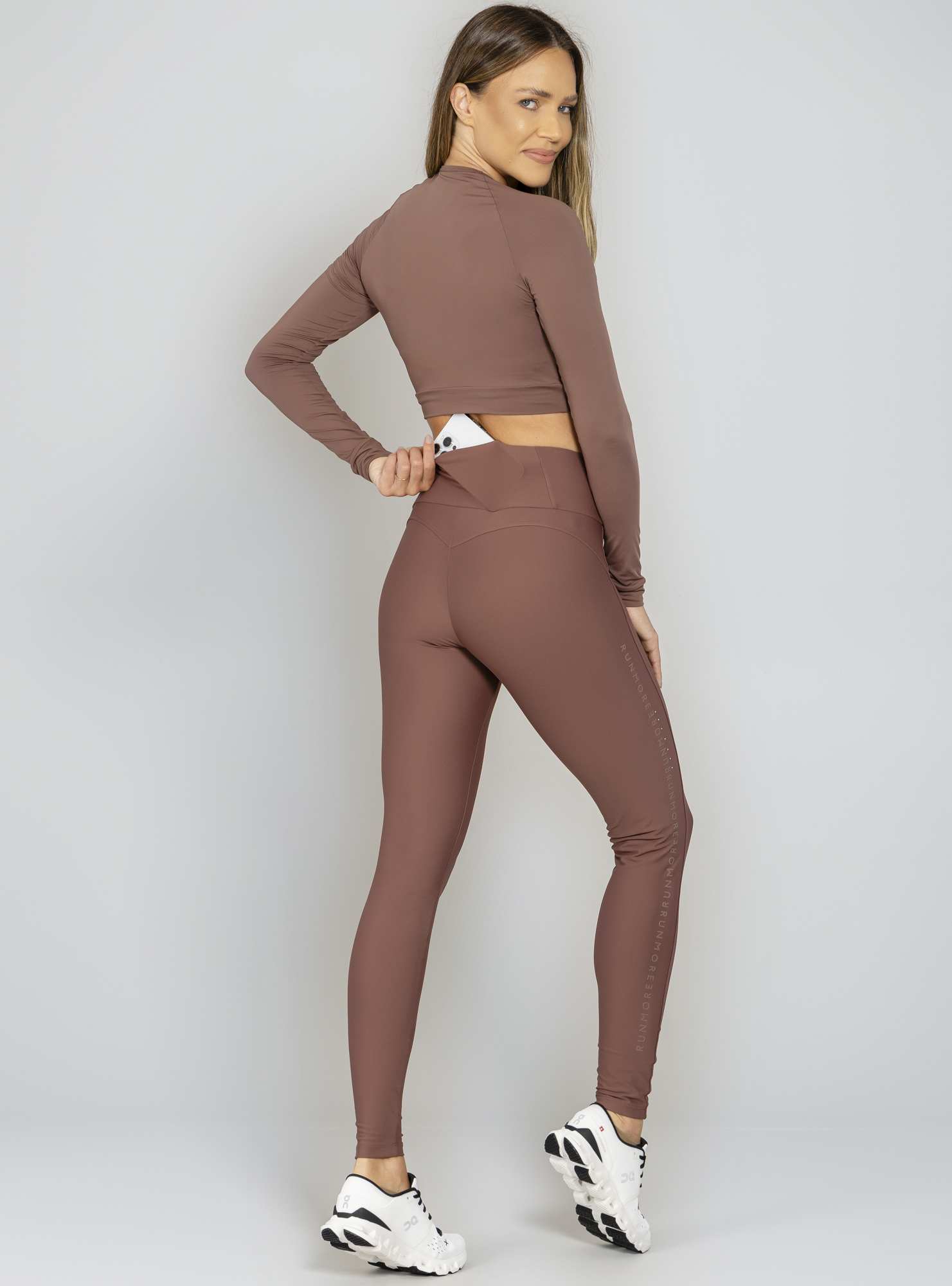 Blusa Fit Collection Marrom 06