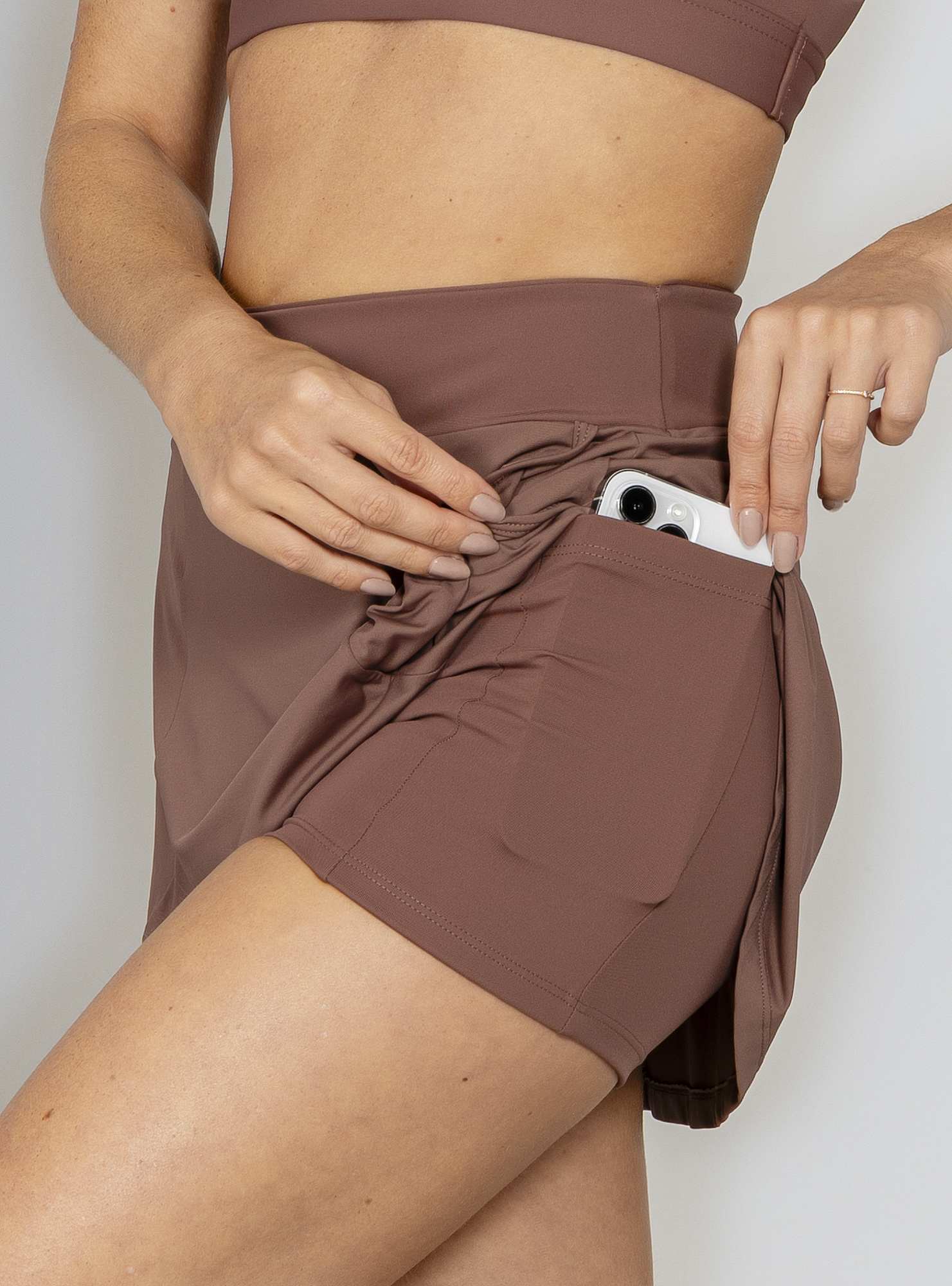 Saia-Short Essencial Marrom 06