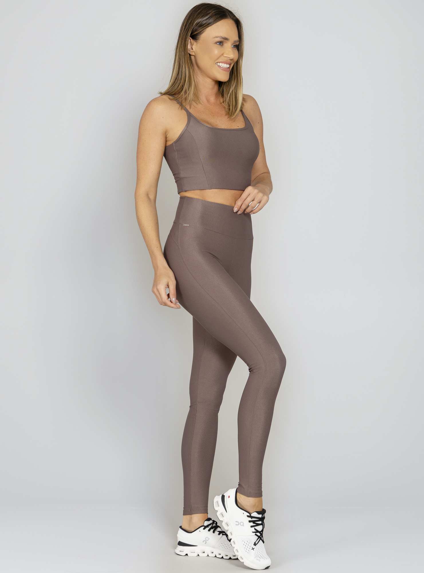 Legging Glow Essencial Marrom 05