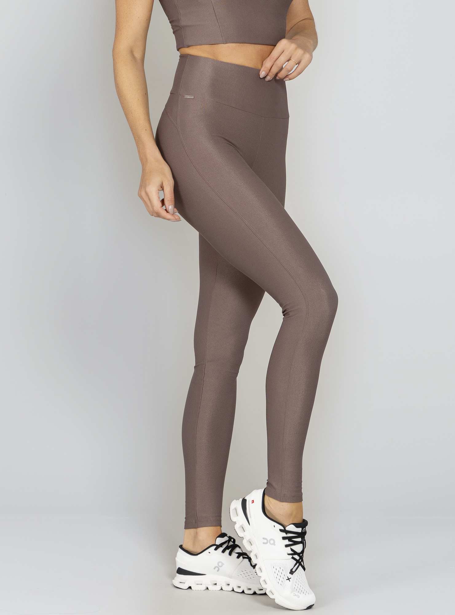 Legging Glow Essencial Marrom 05