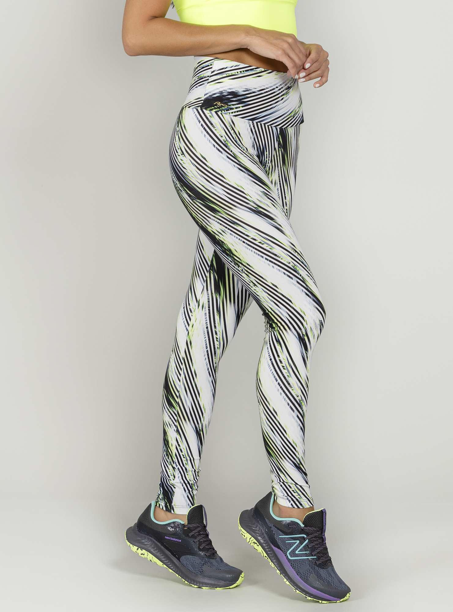 Legging Cós Alto Essencial Digital  199